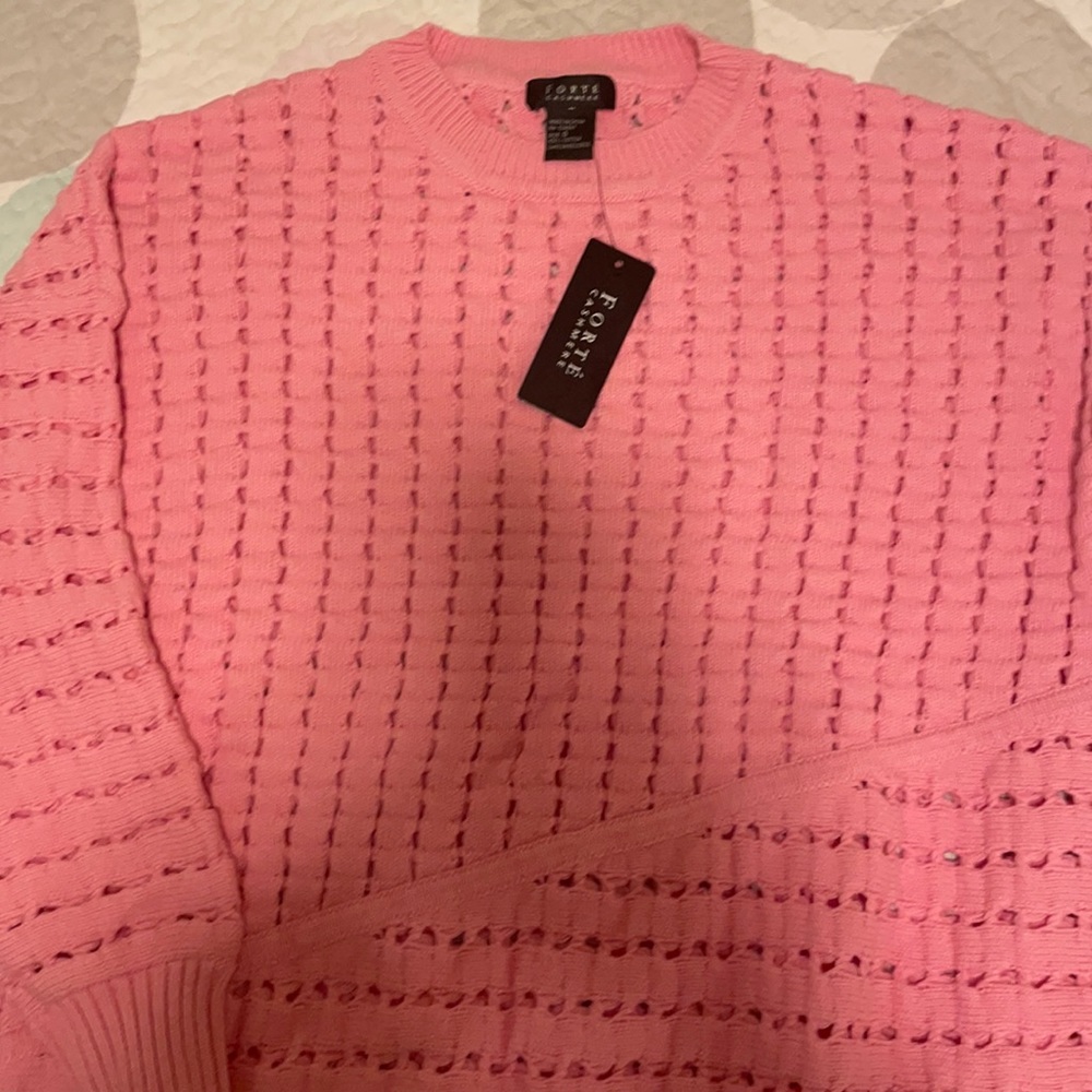 Women sweater new with tag